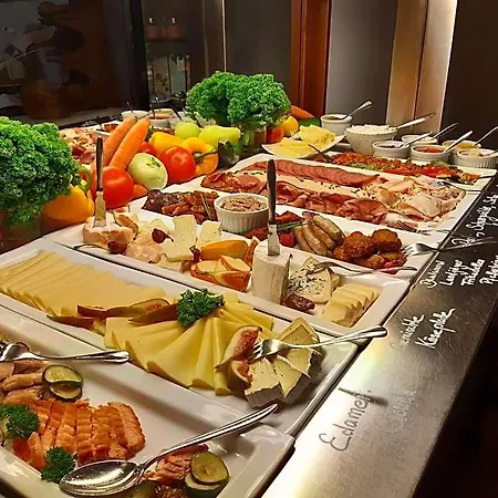 Schwarzwaldhotel Sonne Баден-Баден