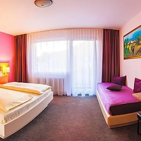 Отель Schwarzwaldhotel Sonne Баден-Баден